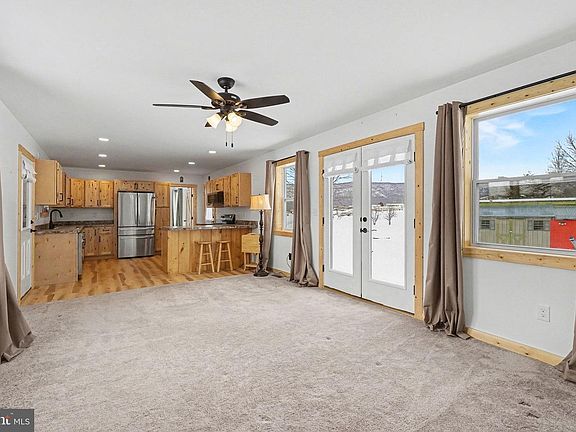 3rd image of 490 Shed Rd