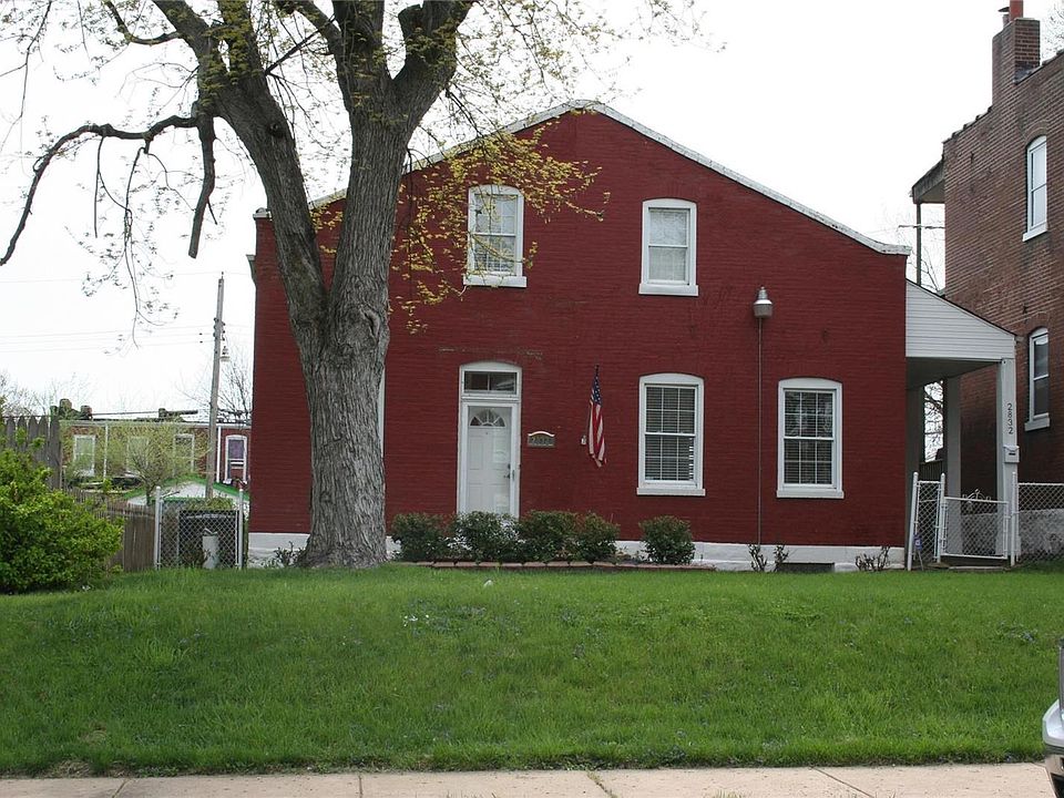 Large Brick Single Family home with Nice front yard