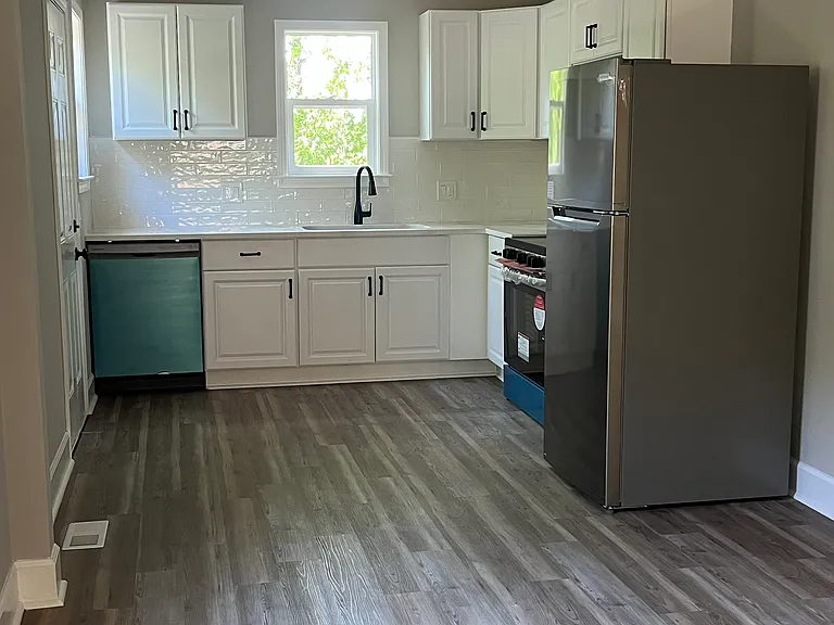 768 Charlotte Pl NW — Photo 5