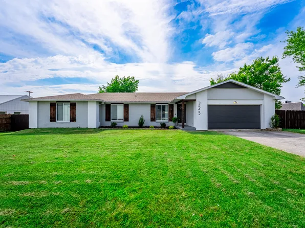 225 Church Street, Marshfield, MO 65706