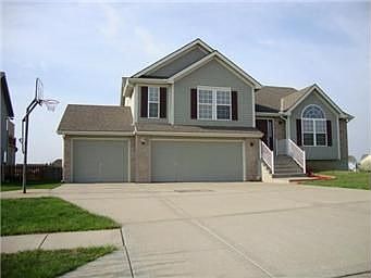 2nd image of 1021 Wellington Way