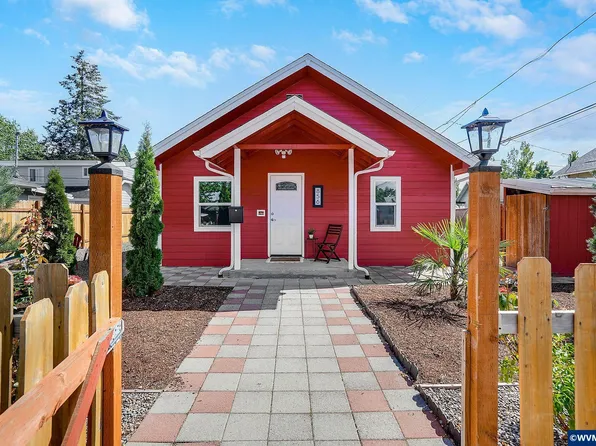 856 Highland Ave NE, Salem, OR 97301