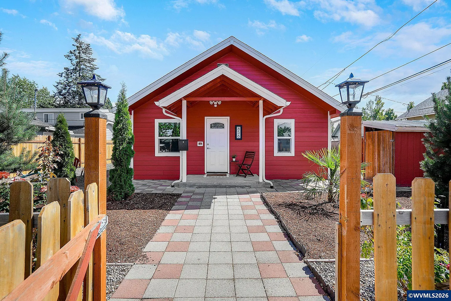 856 Highland Ave NE photo 1