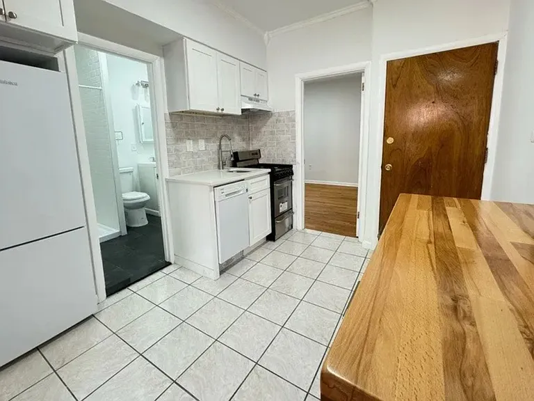 1010 Pine St #2FF — Photo 7