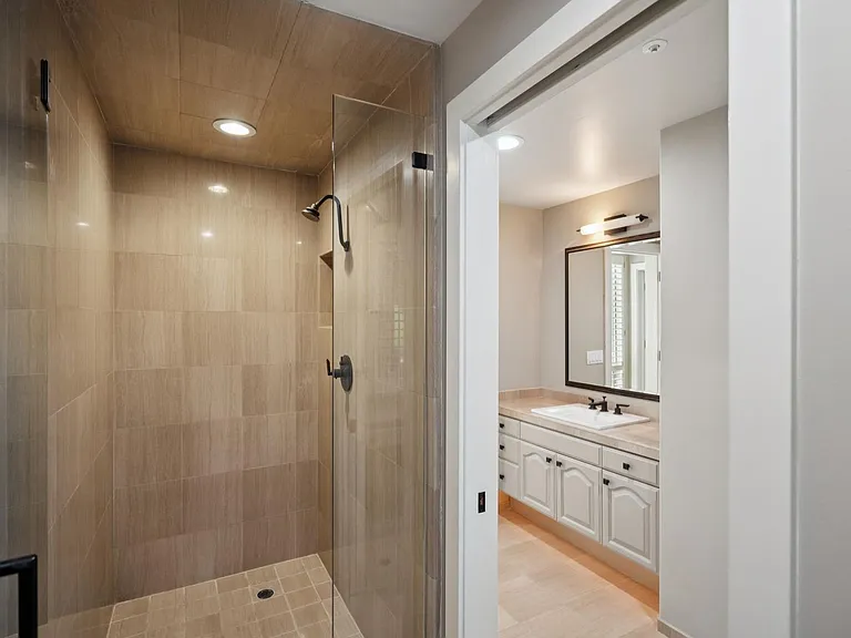 651 Manresa Ln — Photo 19