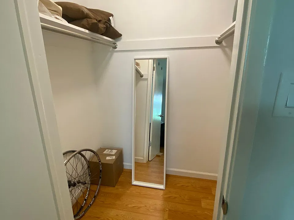 Walk in closet