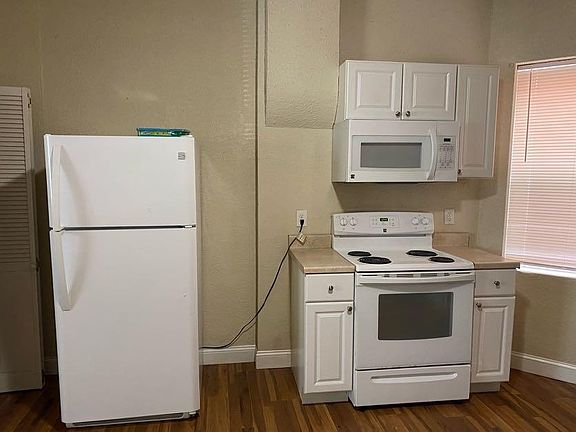 4th image of 2004 Missouri Ave Floor 1