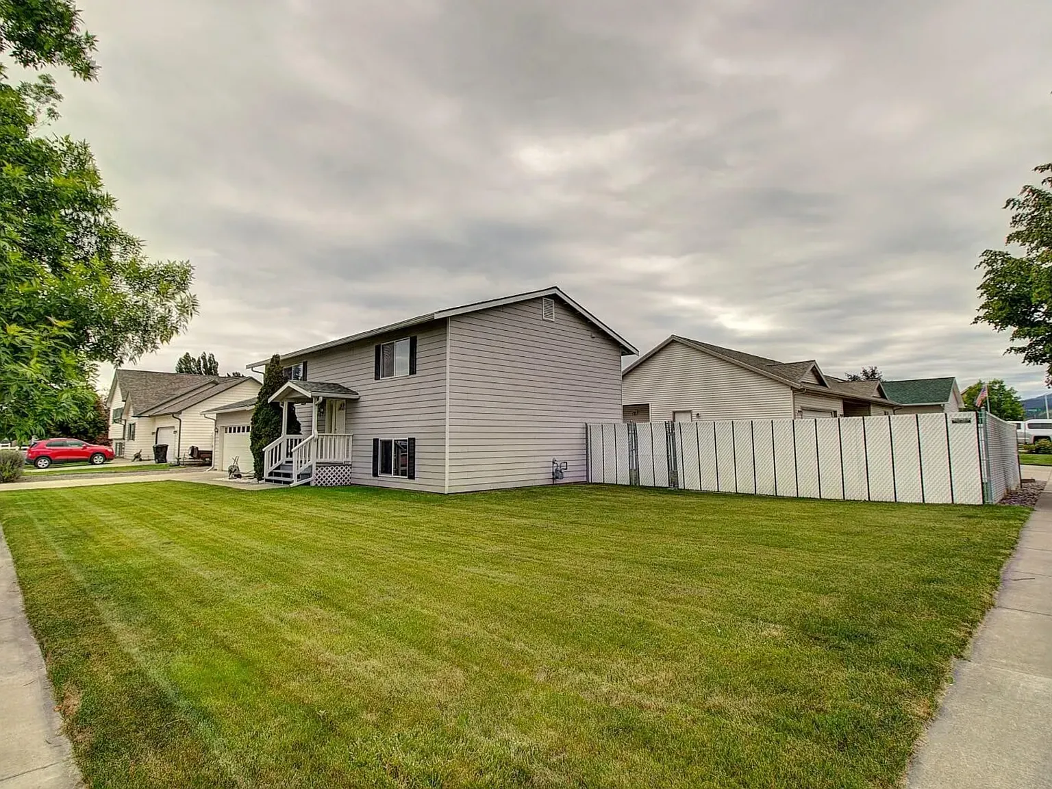 2199 Golden Eye Ct — Photo 2
