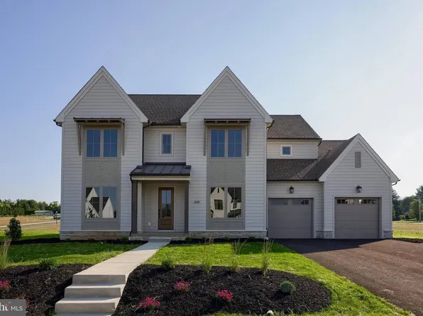 840 Wheatfield Ln, Lebanon, PA 17042