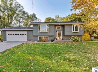 145 Mary Cir, North Mankato, MN 56003