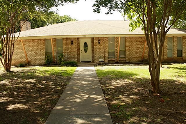 1st image of 205 Connie Dr