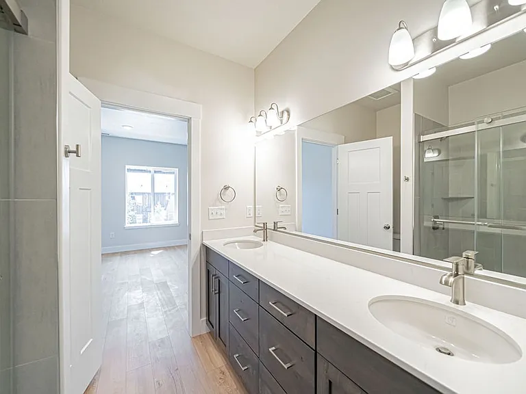 351 E Lorene St — Photo 23