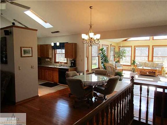 3rd image of 161 Winding Acres Ln
