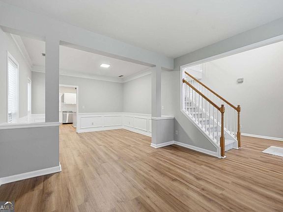 5th image of 3747 Milford Pl SW