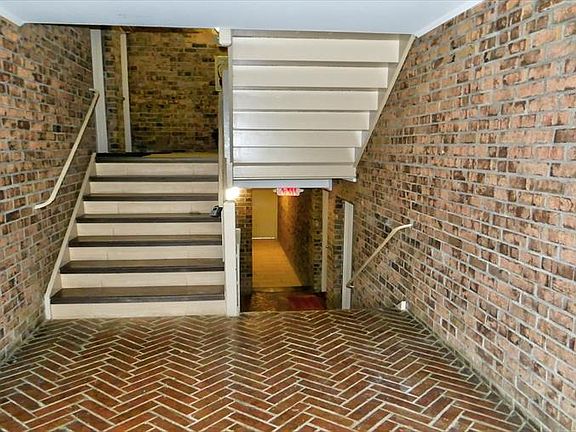 2nd image of 5 Silverwood Cir APT 1