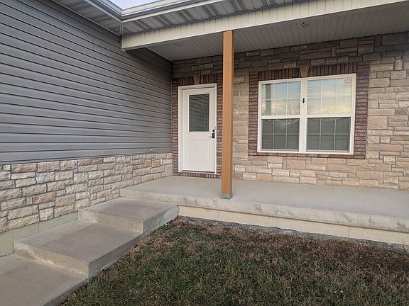 3rd image of 1403 Carolina Dr