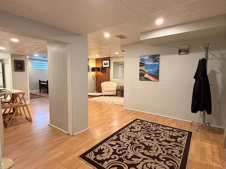 138 Goulding Ave #BASEMENT — Photo 5