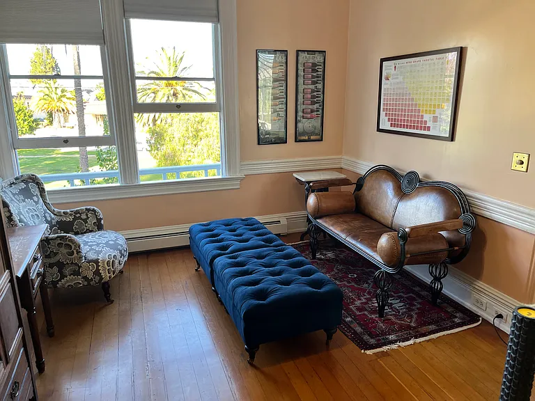 Lounge in the 2nd Floor Study/TV Room