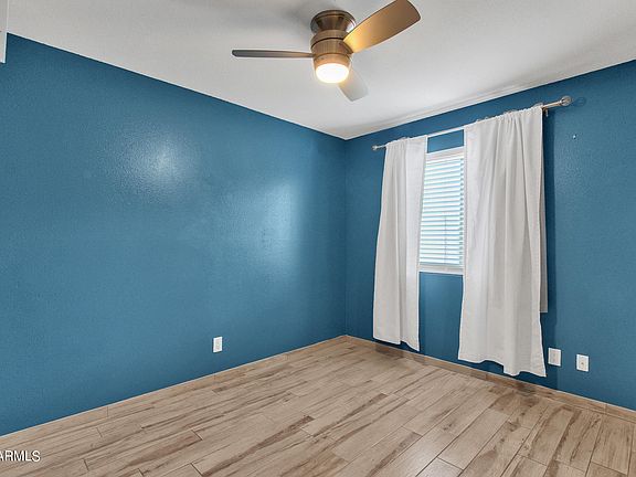 3rd image of 2351 W Voltaire Ave