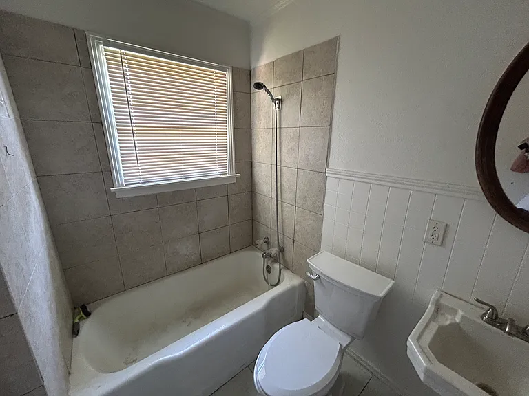 Roomy bathroom