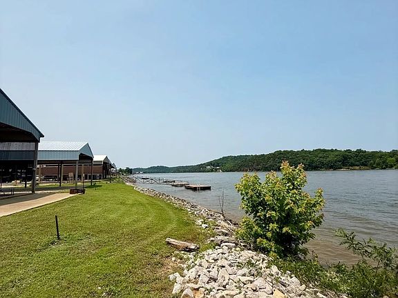 5th image of 1039 River Front Dr