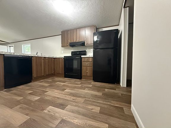 2nd image of 7400 Glen Leaf Dr #129