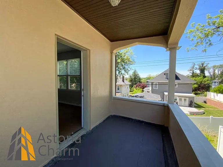 2210 Roslyn Ave #8 — Photo 9