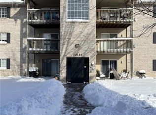 10161 Sutton Dr UNIT 5, Urbandale, IA 50322