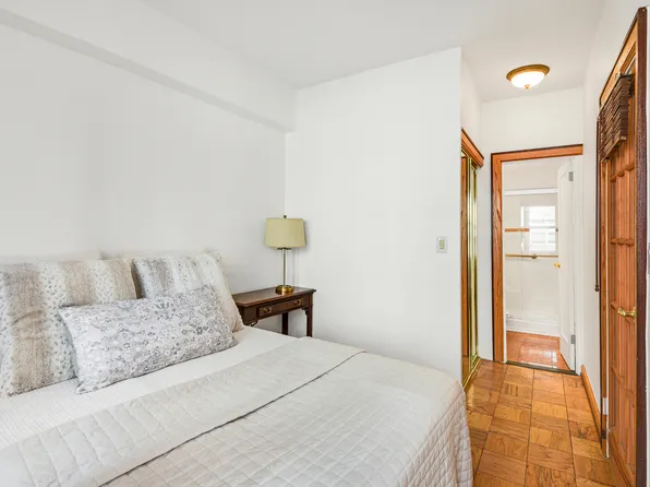 520 East 72nd Street image 11 of 12