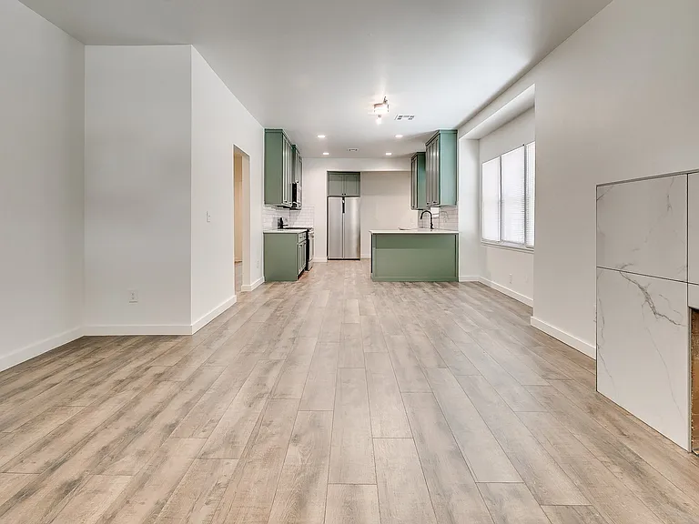 1324 NE 8th St — Photo 5