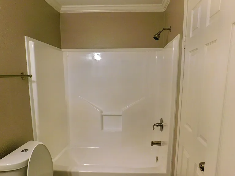 107 Varsity Dr — Photo 13