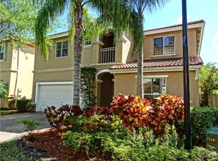 1060 Oysterwood St, Hollywood, FL 33019
