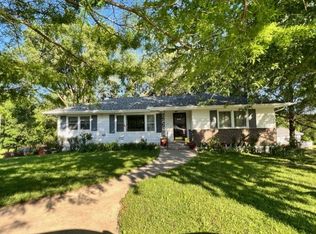 210 N Washington St, Maysville, MO 64469