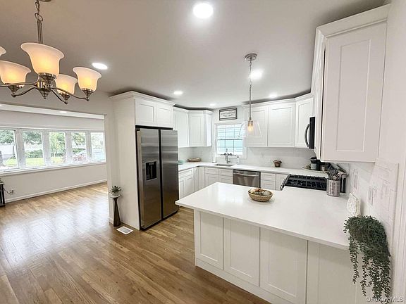 5th image of 20 Iris Avenue