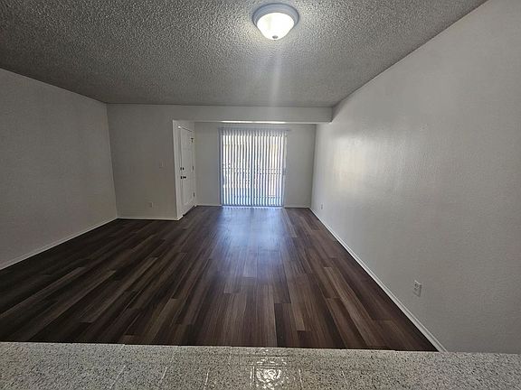 3rd image of 926 N Wilmington Blvd APT 31