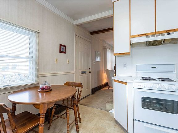 4th image of 14 Tower Ln