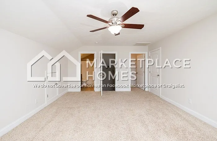 2467 Newbury Ave — Photo 32
