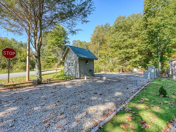 2nd image of 13 Choestoe Valley Cir