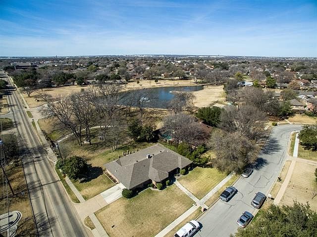 1st image of 400 Greenridge Dr