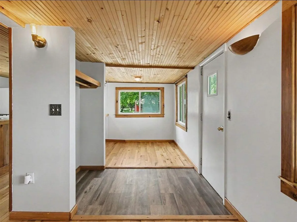2 bed, 950 sqft, $1,100 — Photo 3