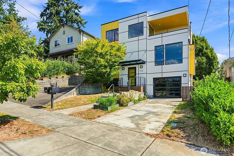 2nd image of 4126 Cascadia Avenue S