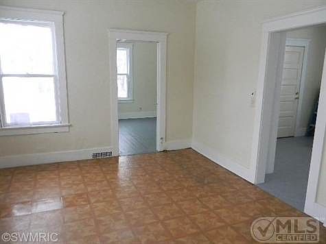 5th image of 79 Green St