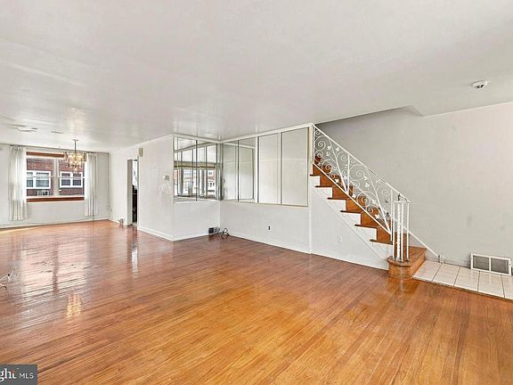4th image of 7959 Gilbert St