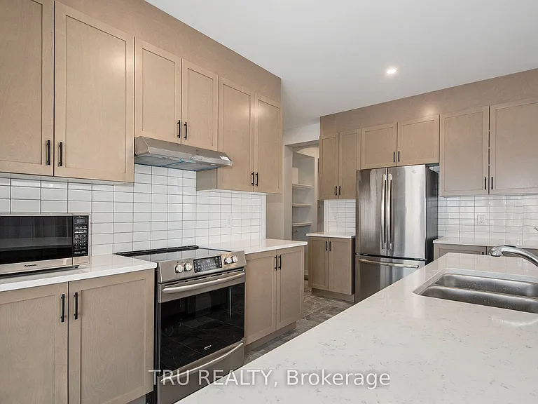 813 Crossgate St — Photo 7