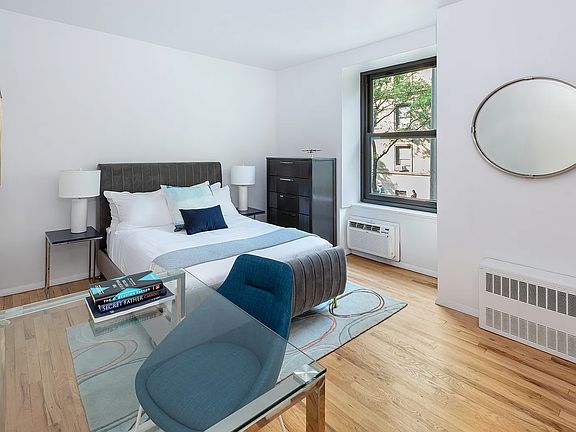 3rd image of 250 W 103rd St APT 2B