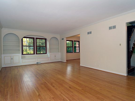 3rd image of 726 N Haddow Ave