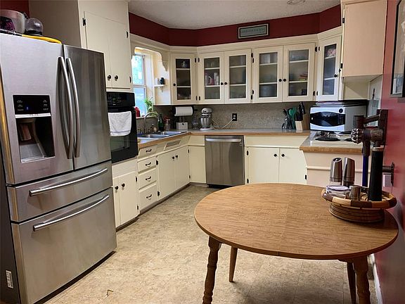 5th image of 831 Redwood Dr