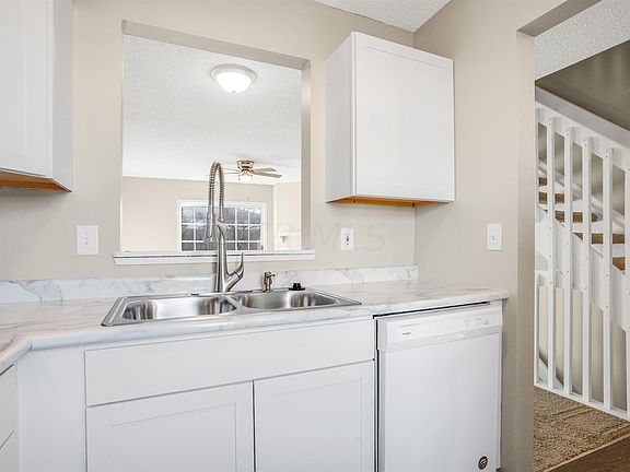 3rd image of 148 Macenroe Dr
