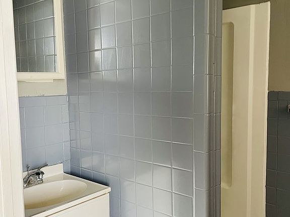 3rd image of 5539 Highway 58 APT 1