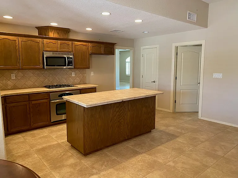 3840 Tierra Lisboa Ln — Photo 8